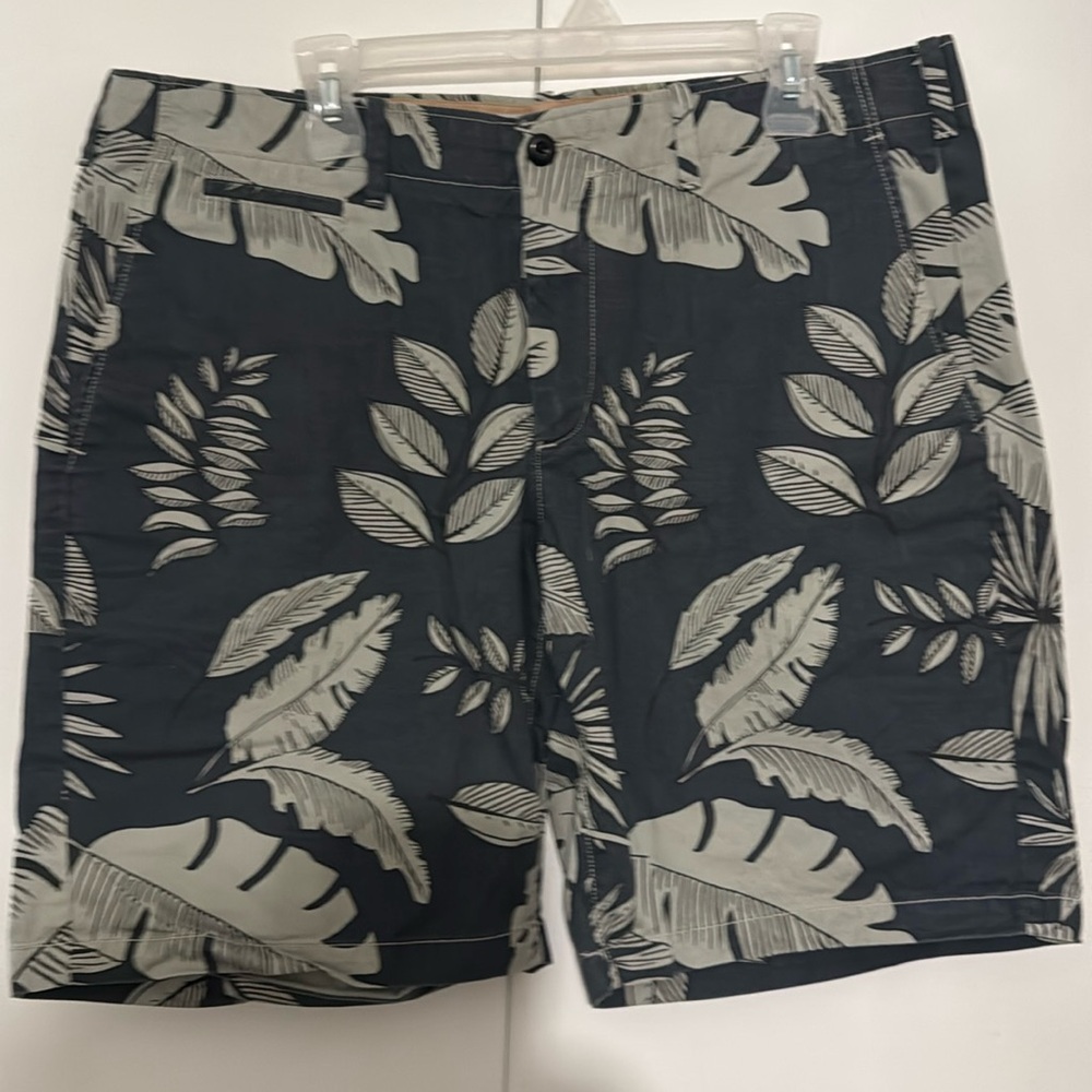 Shorts - Picture 1 of 6